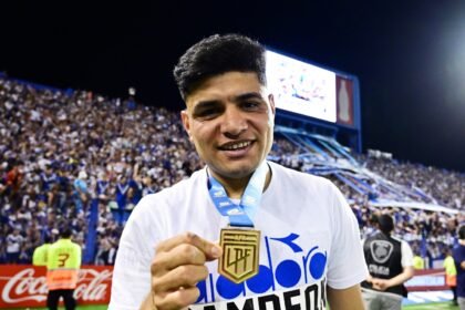 Claudio Aquino campeón Vélez