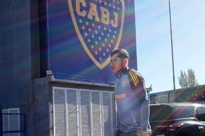 Carlos Palacios llegando a Boca Predio