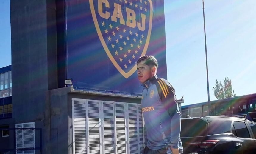 Carlos Palacios llegando a Boca Predio