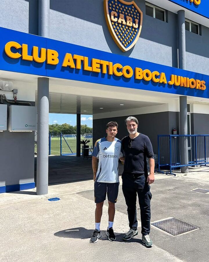 Lucas Blondel junto a Murat Yakin, entrenador de la Selección de Suiza