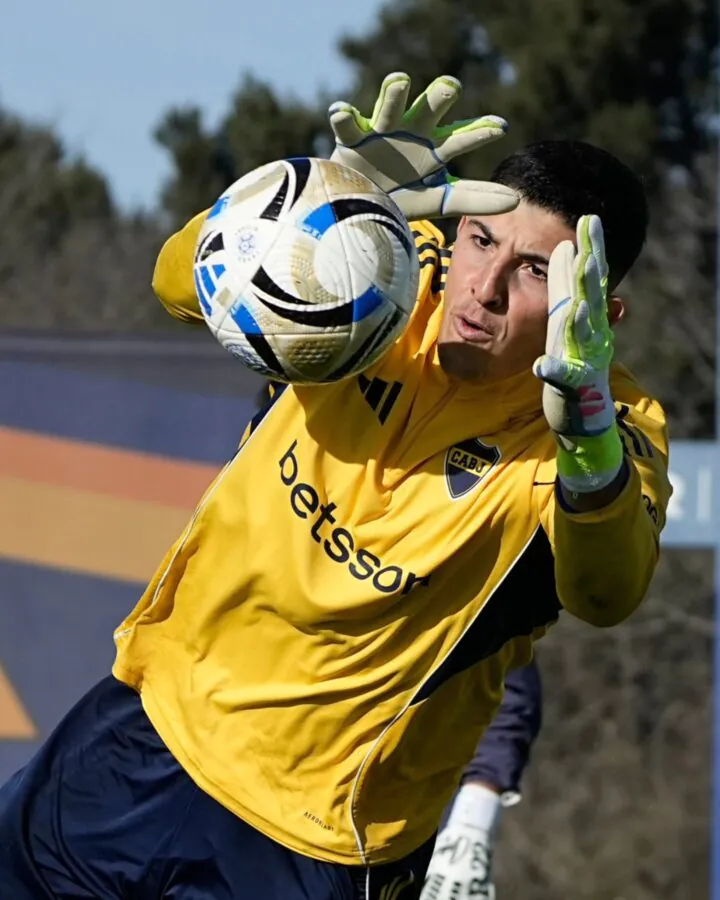 Leandro Brey en el entrenamiento de Boca