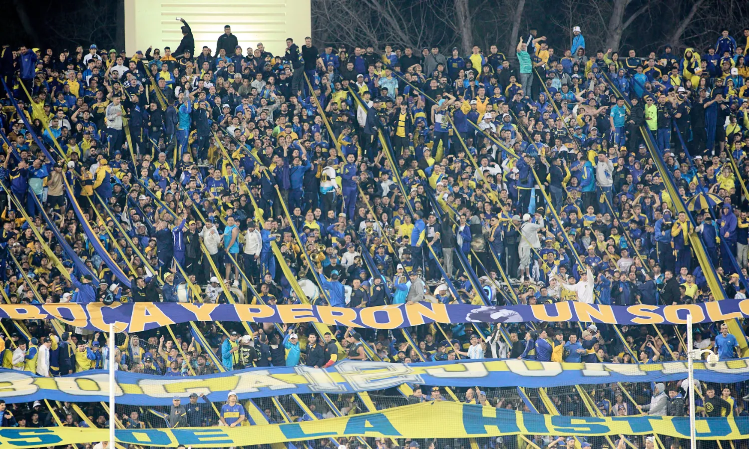 Hinchada Boca estadio Malvinas Argentinas Mendoza