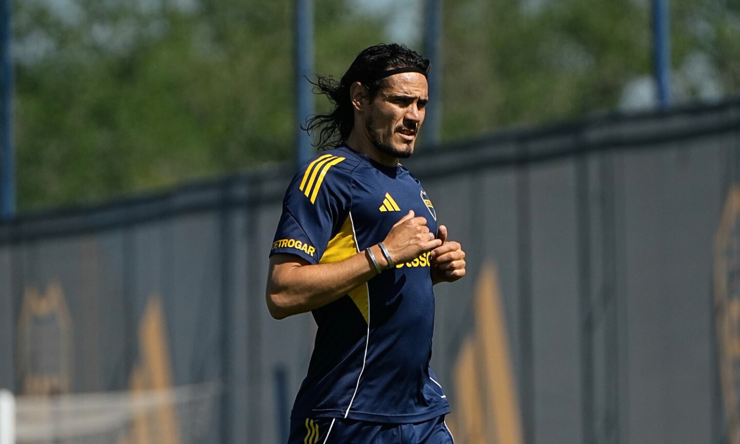 Boca hoy: entrenamiento en doble turno y el cambio obligado para visitar a Barracas Boca hoy espera por Cavani