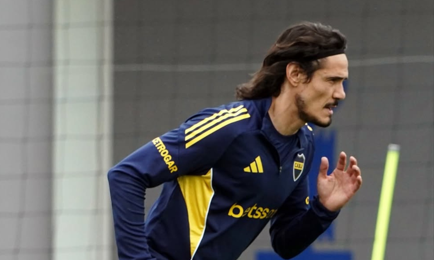 Claudio Úbeda podría romper el doble 9 para visitar a Barracas Central Edinson Cavani Boca hoy