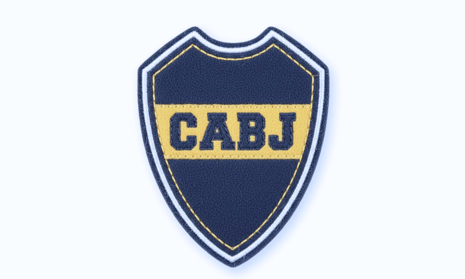 Inspirada en la historia: así será la nueva camiseta alternativa de Boca Escudo nueva alternativa Boca 2627