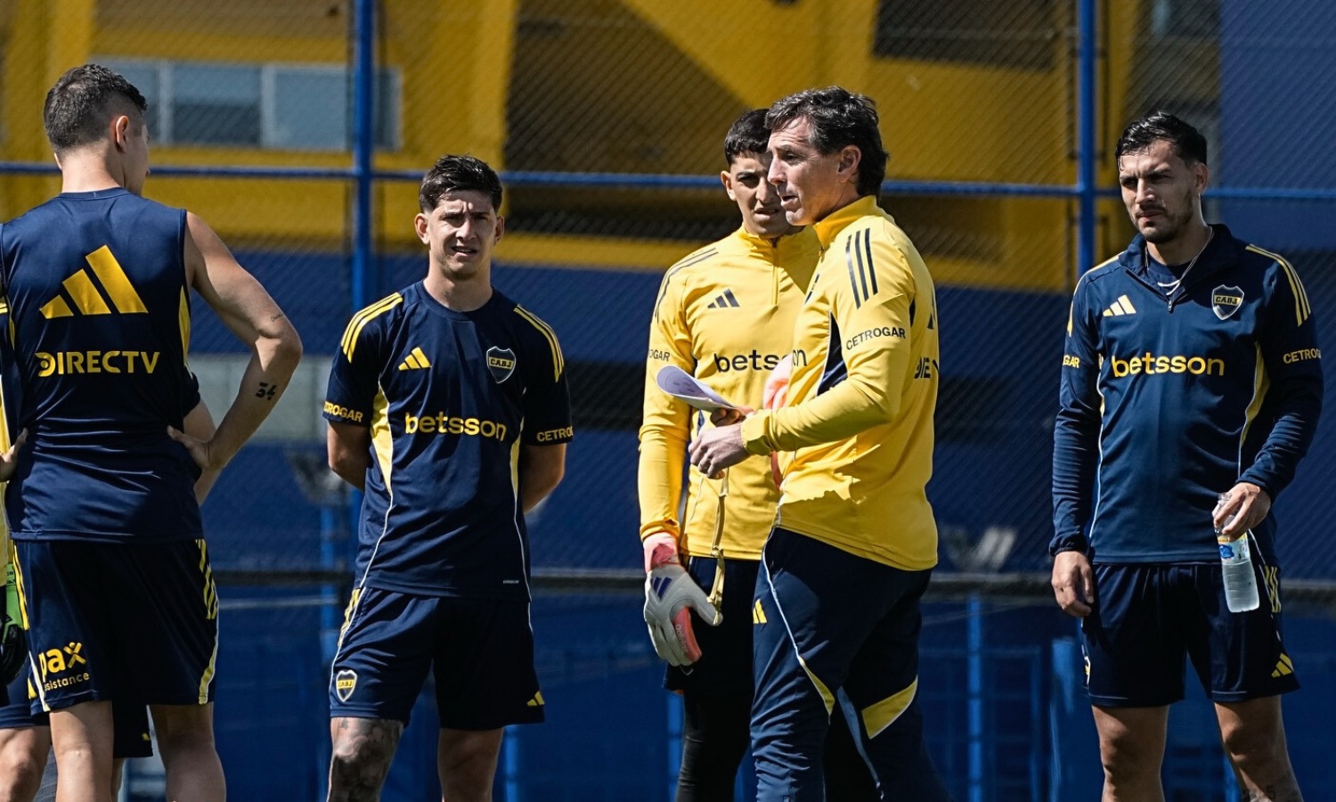 Claudio Úbeda y jugadores de Boca