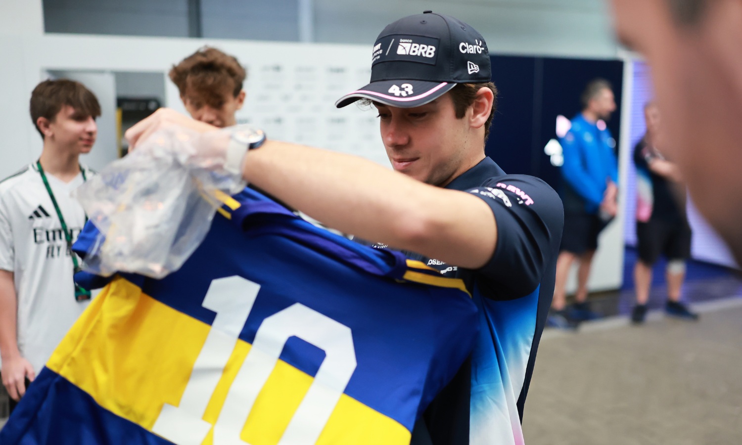 A horas del Superclásico: la renovación que sorprendió en Boca Franco Colapinto camiseta Boca Interlagos