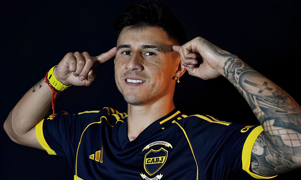 Adam Bareiro y la pose del Loco Martín Palermo
