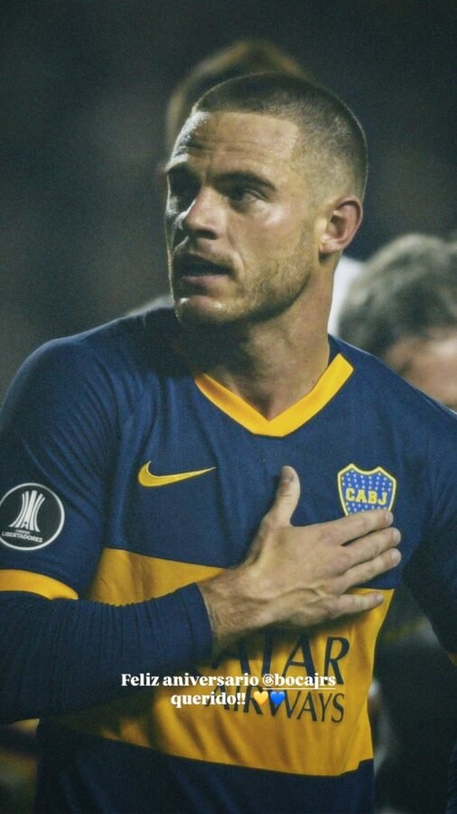 El saludo de Nahitan Nández