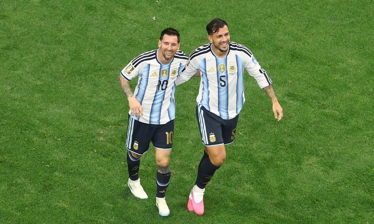 Messi y Paredes Selección Argentina vs Austria
