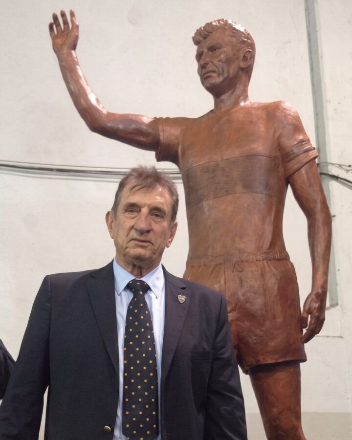 Antonio Rattin Monumento Boca