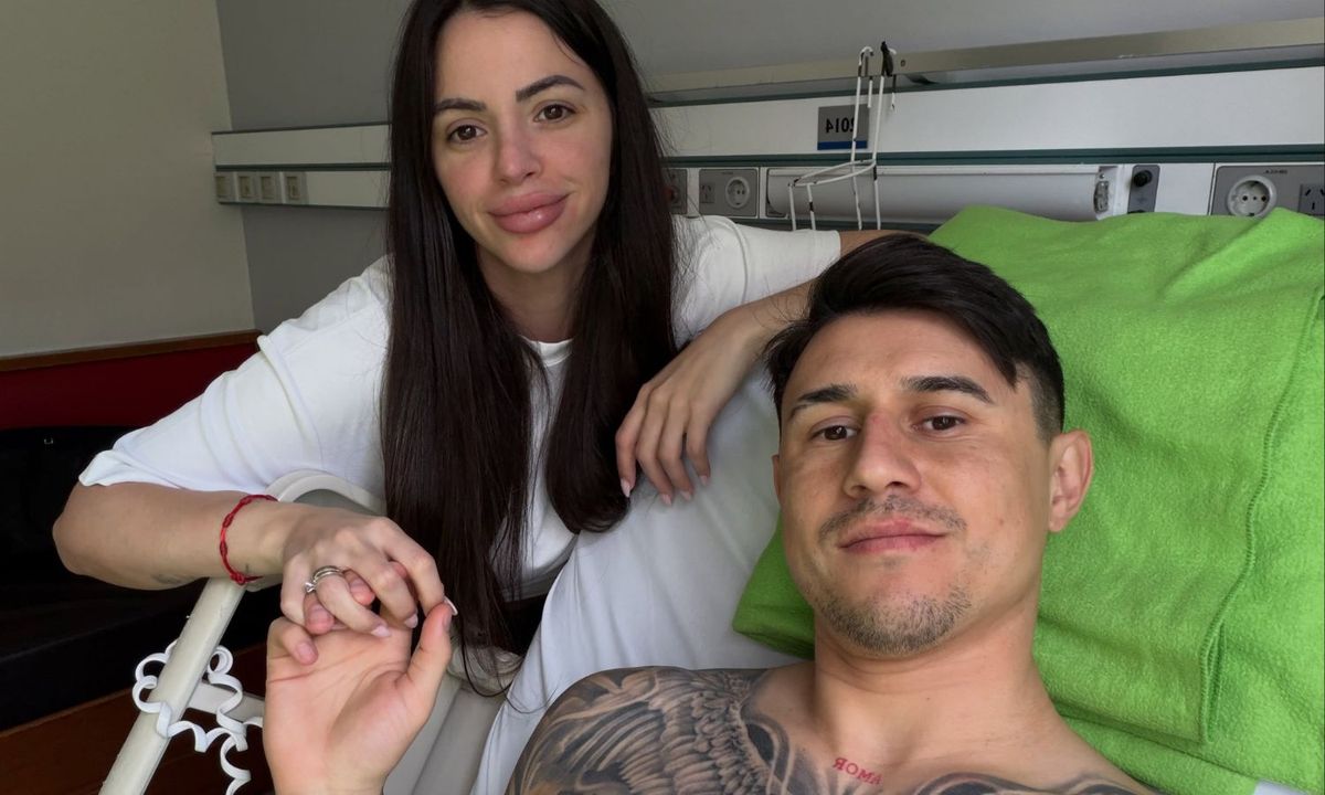 Adam Bareiro y su esposa operación