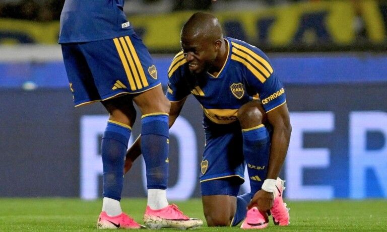 Enner Valencia convirtió el primer gol de Boca ante Instituto