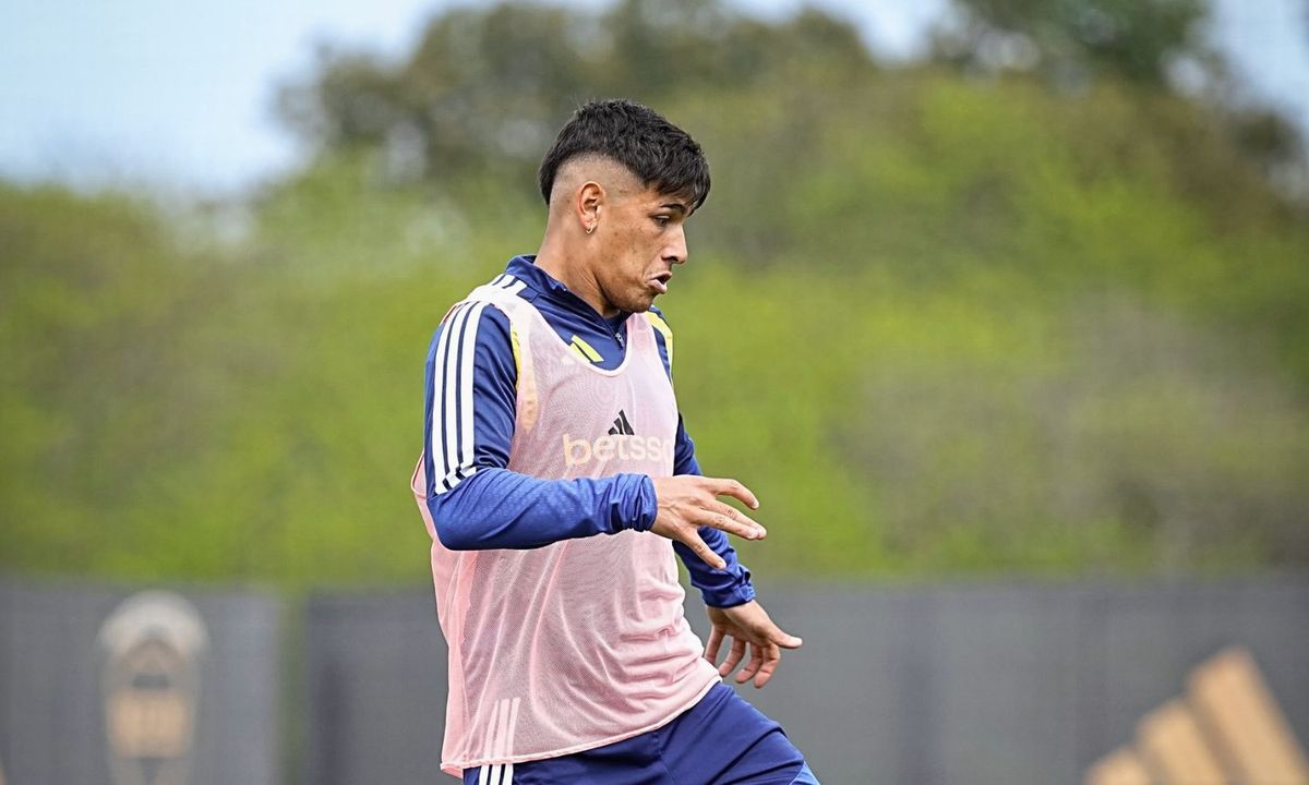 Leandro Lozano durante un entrenamiento en Boca
